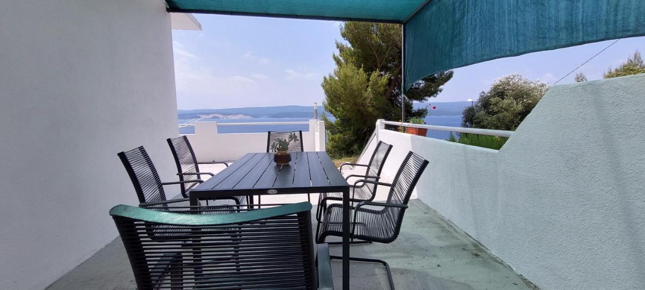 Apartments Dana 오미스 외부 사진