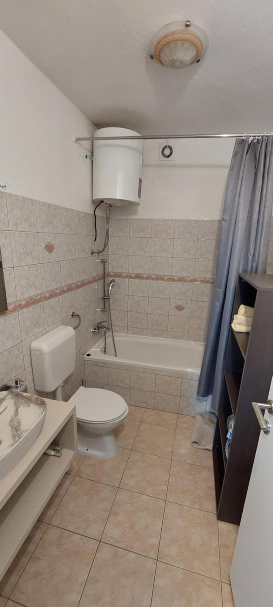 Apartments Dana 오미스 외부 사진